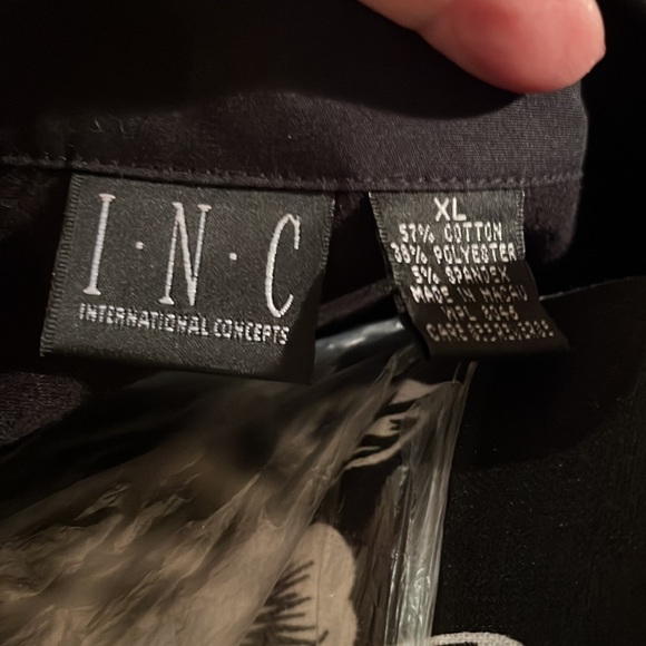 INC International Concepts size XL black v-neck long sleeve with cuffs like new - Picture 3 of 12